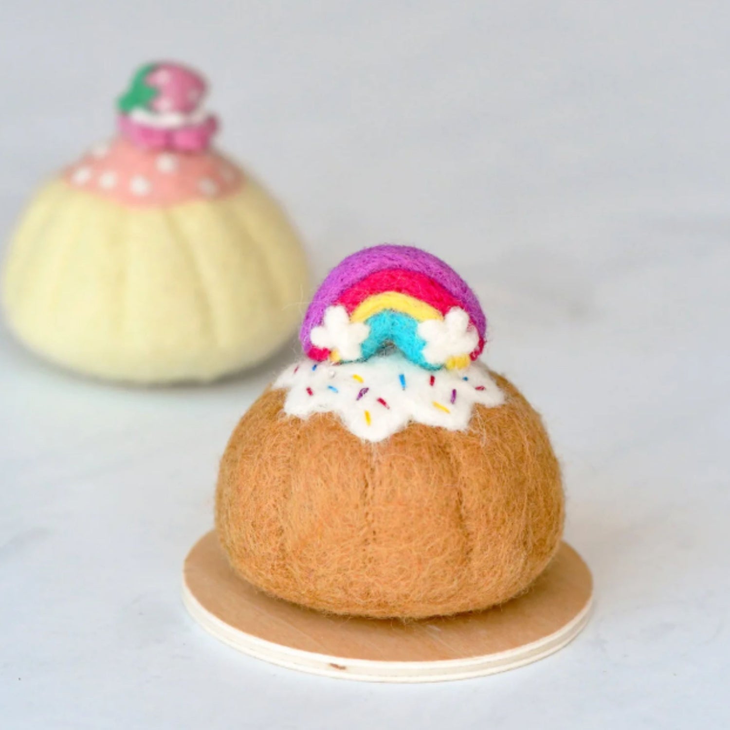 Felt Rainbow Bundt Cake | Play Food